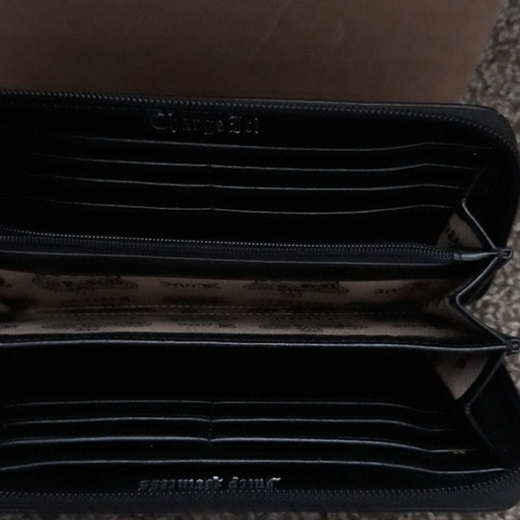 Juicy Couture Wallet - Picture 2 of 2